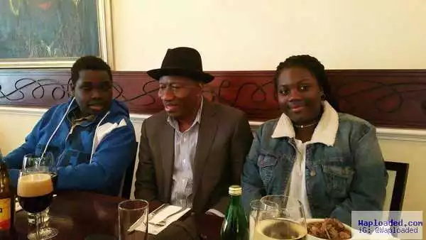 Photo: Former Pres. Goodluck Jonathan Hangs Out With His Kids, Ariwera & Aruabai